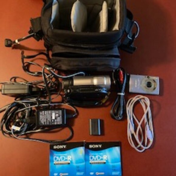 Sony DCR-DVD610 Handycam 40X Zoom Hybrid DVD Camcorder Camera - Picture 4 of 9
